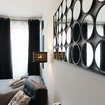 Black Loft Ramblas Centre Apartment *